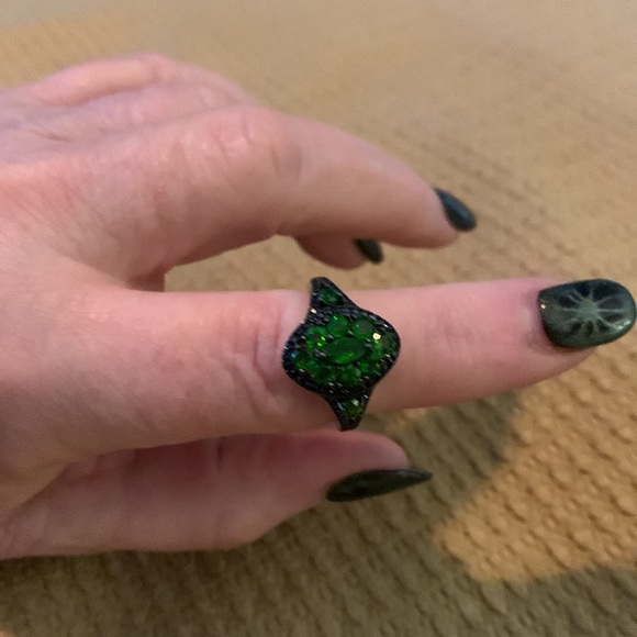Beautiful Chrome Diopside and Black Spinel Ring. - Picture 3 of 7
